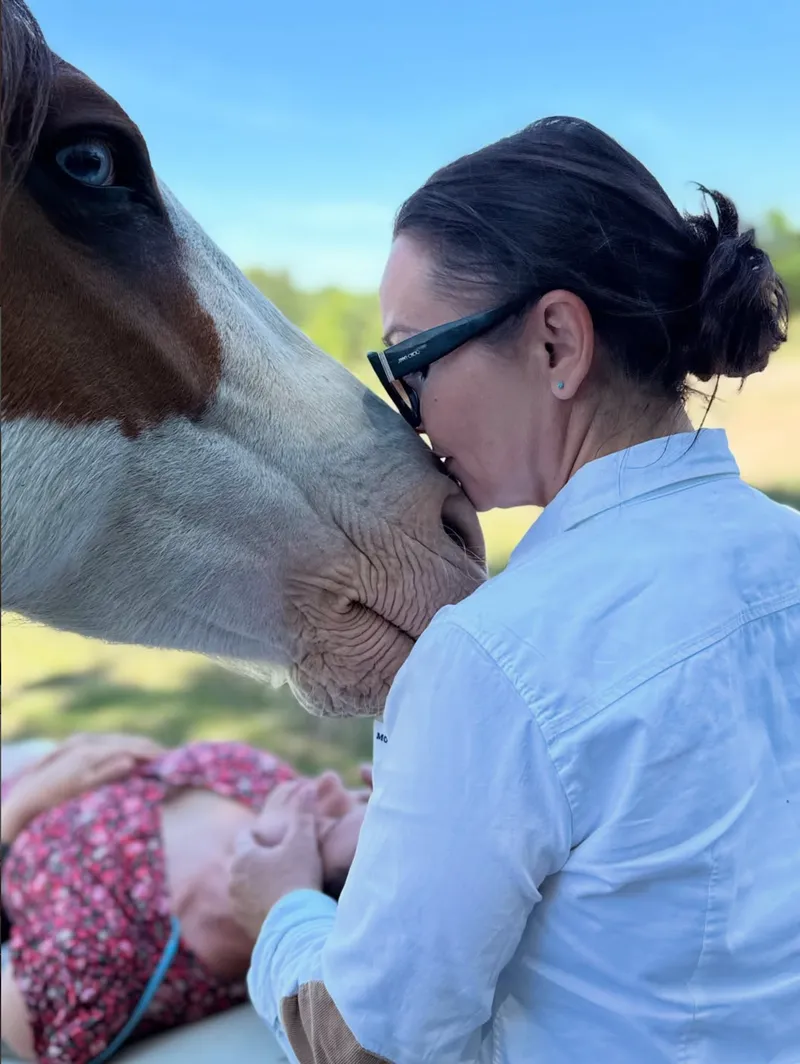 Masaż w obecności koni — holistyczna terapia w naturze